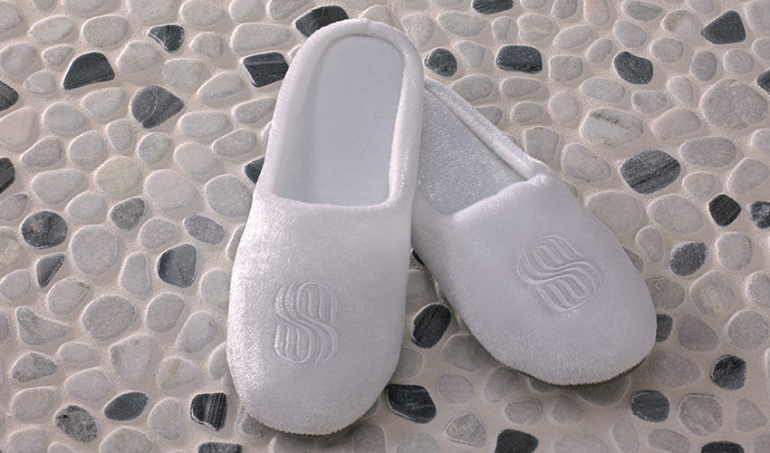 https://www.shopsonesta.com/images/products/lrg/sonesta-slippers_lrg.jpg